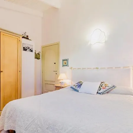 Con Privata Lettini E Ombrelloni Gratuiti