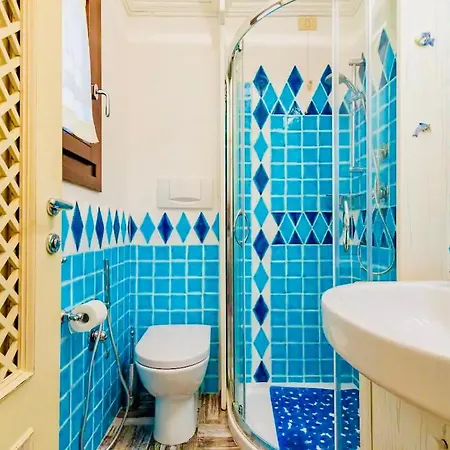 Con Privata Lettini E Ombrelloni Gratuiti בית נופש