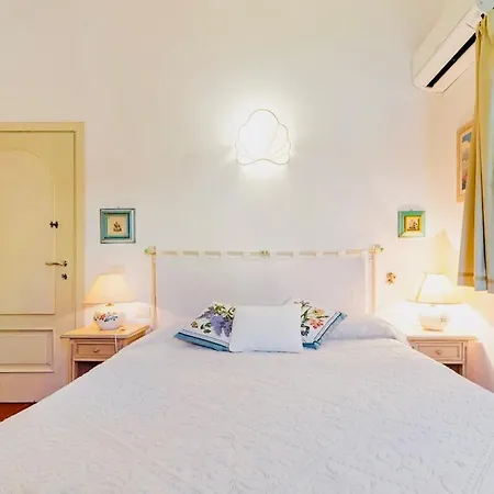 בית נופש Con Privata Lettini E Ombrelloni Gratuiti