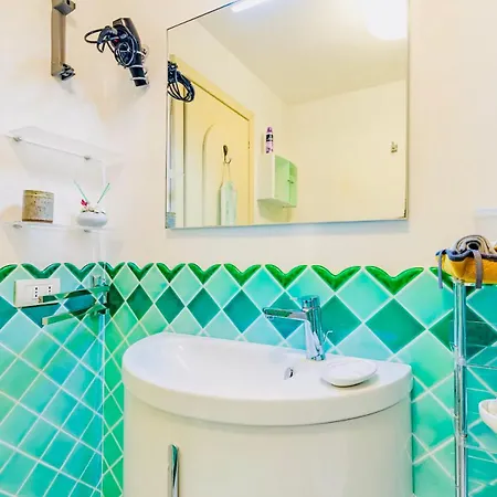 Con Privata Lettini E Ombrelloni Gratuiti *