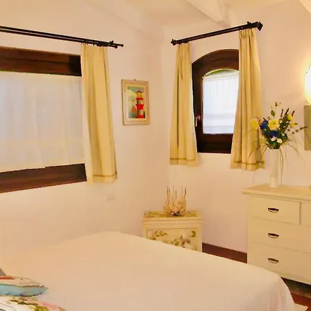 בית נופש Con Privata Lettini E Ombrelloni Gratuiti פורטו צ'רבו