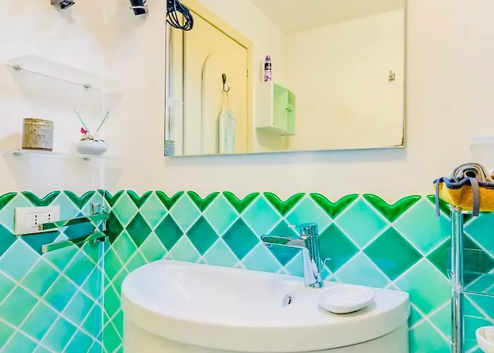 Con Privata Lettini E Ombrelloni Gratuiti *