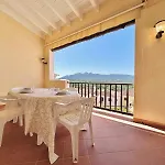 With A Private Free Sun Bed And Umbrellas Semesterbostad