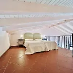 Vakantiehuis With A Private Free Sun Bed And Umbrellas Porto Cervo