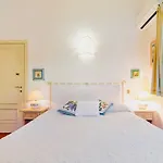 Vakantiehuis With A Private Free Sun Bed And Umbrellas