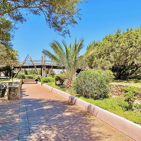 Будинок відпочинку Con Privata Lettini E Ombrelloni Gratuiti Порто-Черво