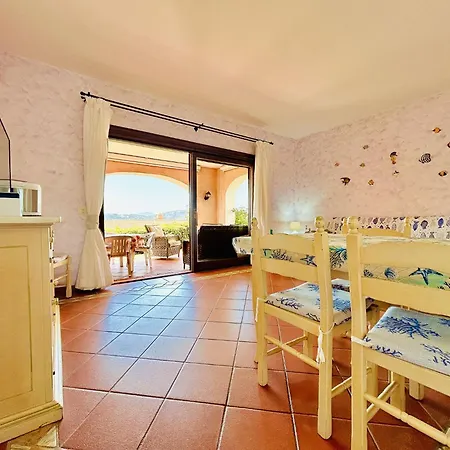 Vakantiehuis With A Private Free Sun Bed And Umbrellas Porto Cervo