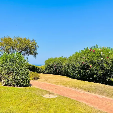 Con Privata Lettini E Ombrelloni Gratuiti *