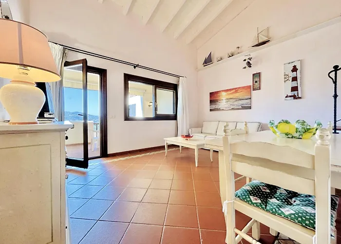 Con Privata Lettini E Ombrelloni Gratuiti Porto Cervo