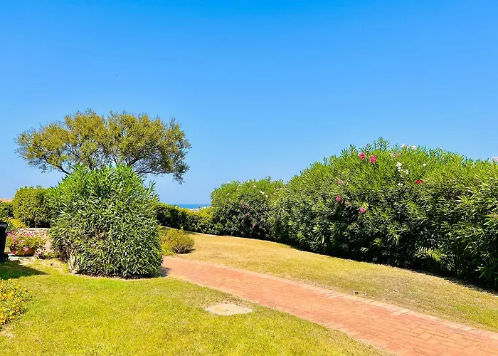 Con Privata Lettini E Ombrelloni Gratuiti *